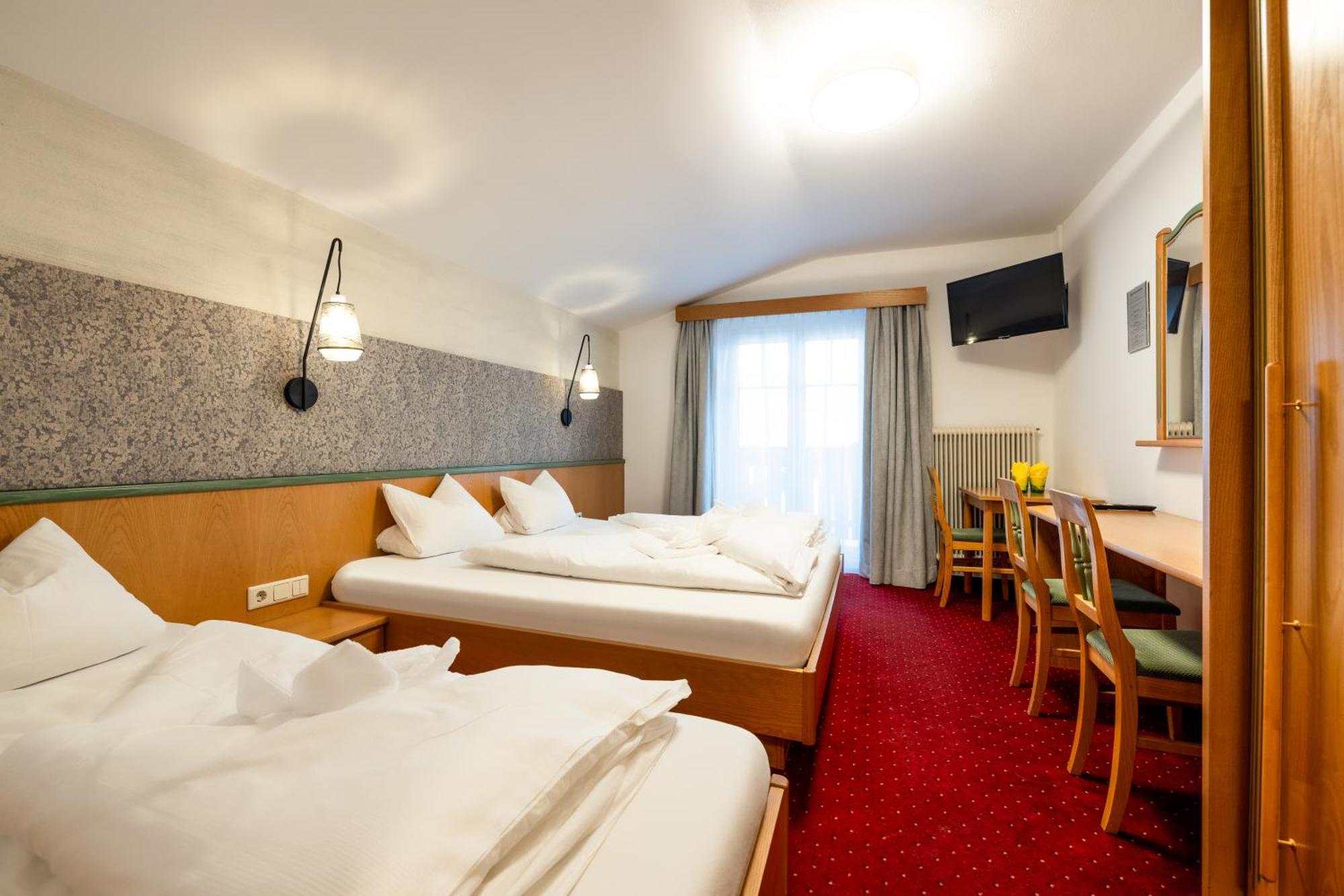 Schnitzl-Eck Hotel Flachau Exterior photo